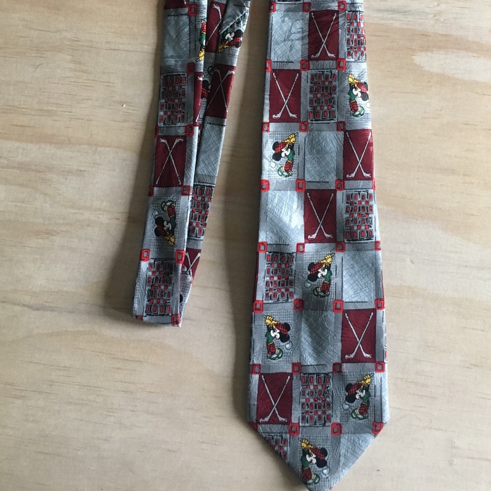 Mickey Mouse golf tie